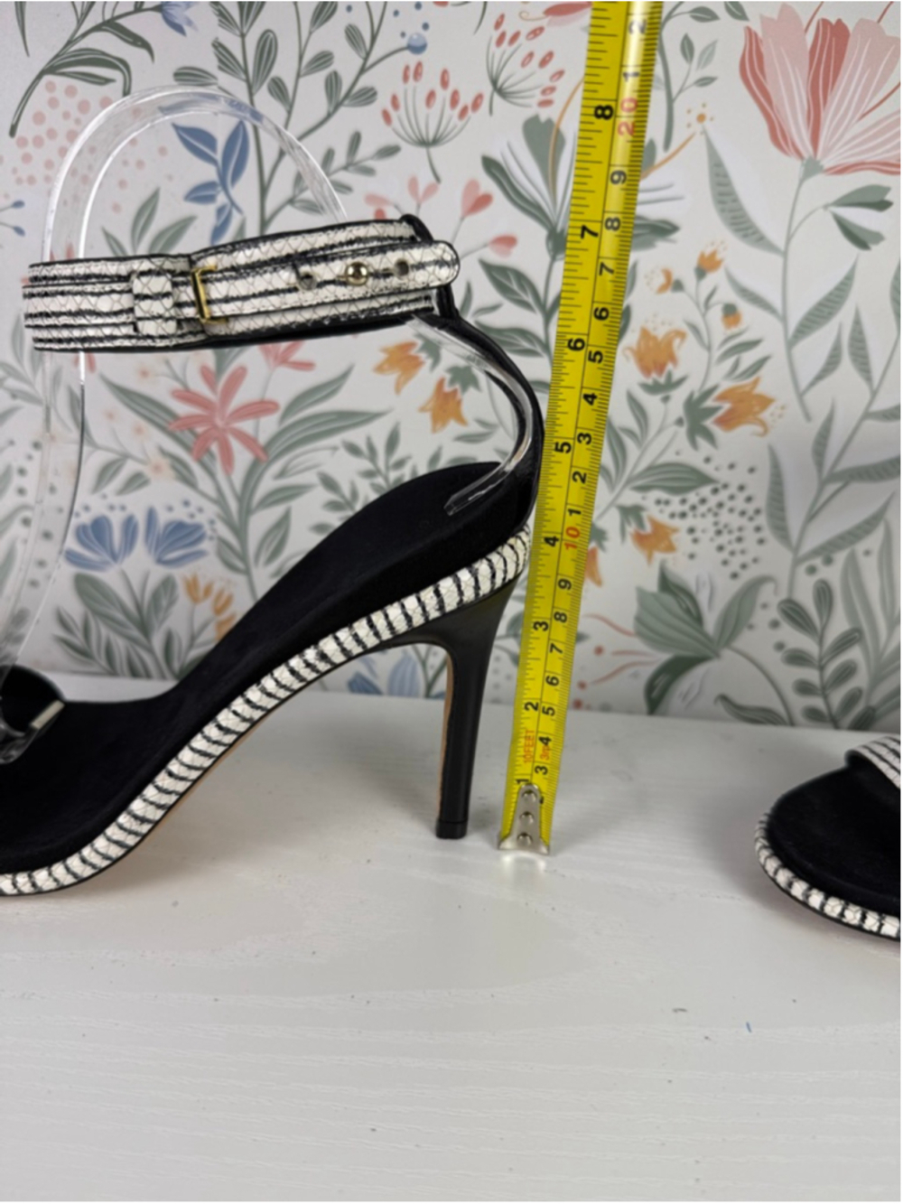 Cole Haan Woven Leather Ankle Strap Heels Black White Sandals Size 7 - Picture 10 of 10